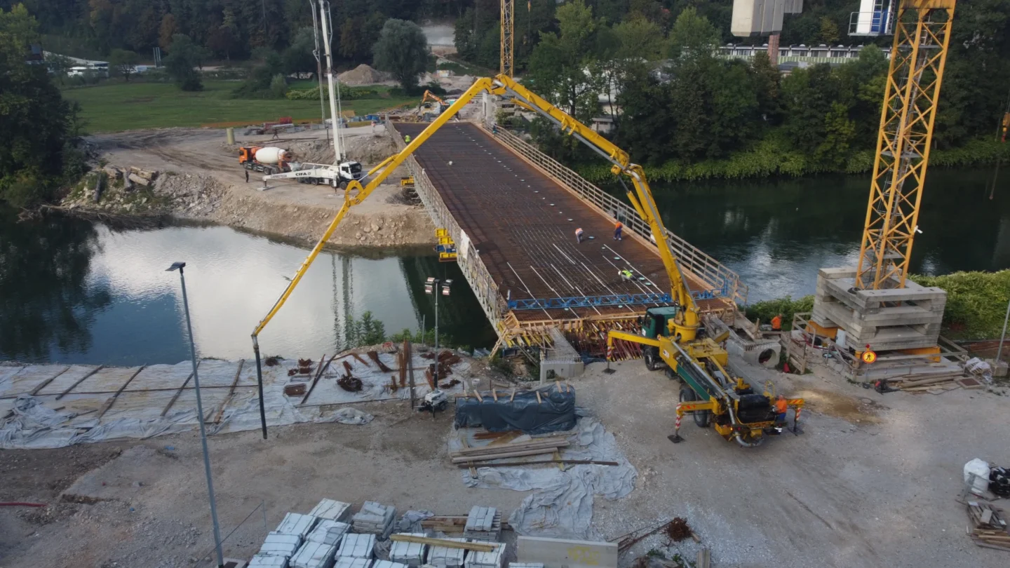 Betoniranje mostu čez Savo