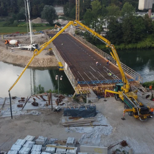 Betoniranje mostu čez Savo